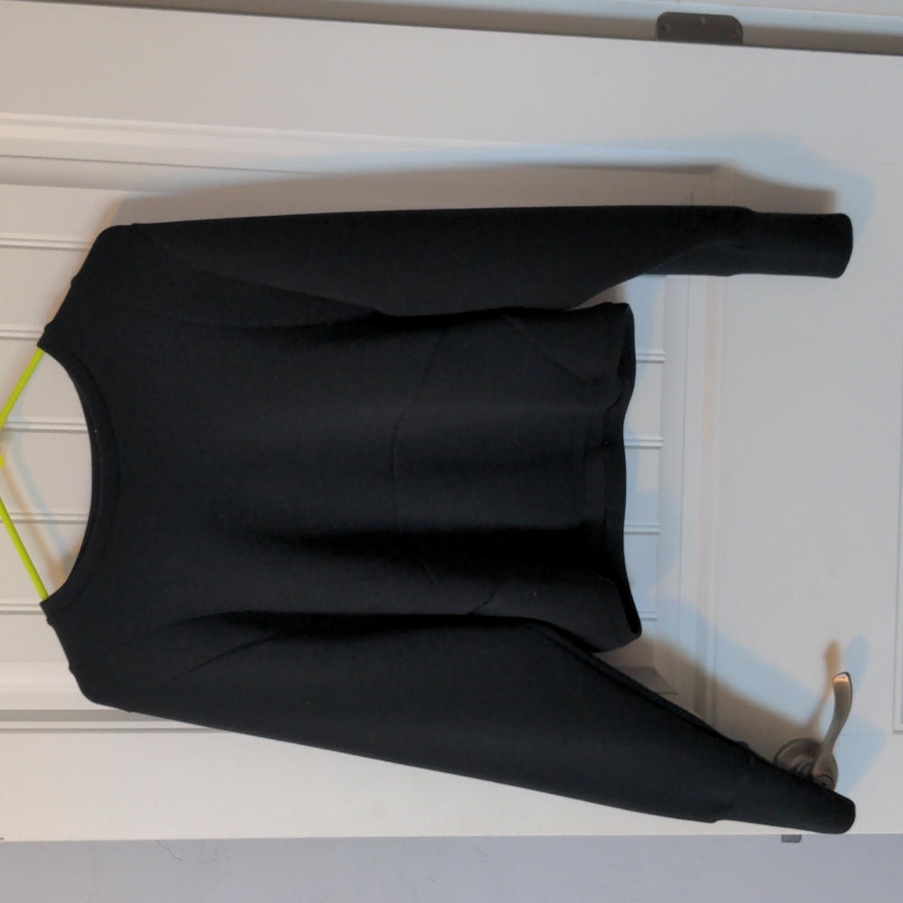 Athleta en route scuba crew in black